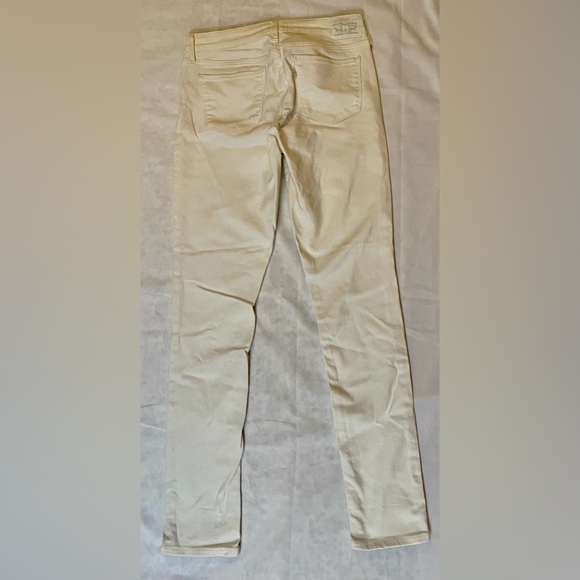 Levi's- Women's Skinny Jeans (28) - Picture 3 of 3